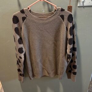 Chic Brown Sweater with dark brown Polka Dot Sleeves